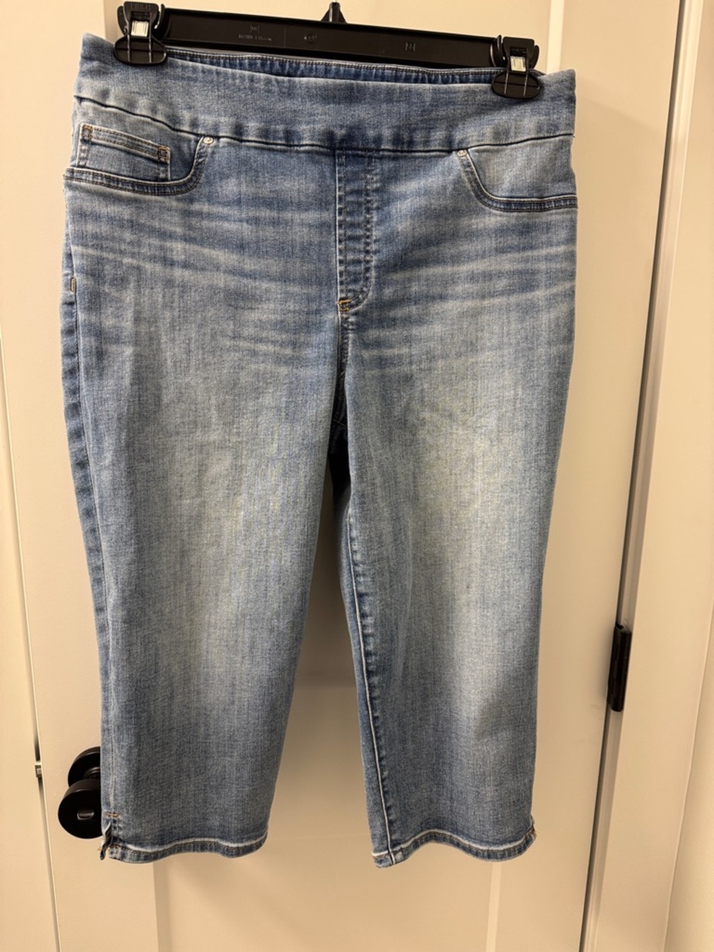Chico's Light Blue Cropped Denim Jeans